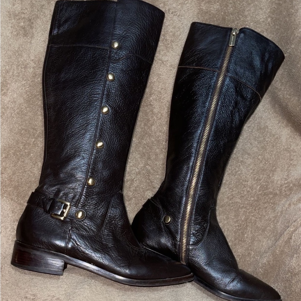 Size seven MK boots hardly worn!